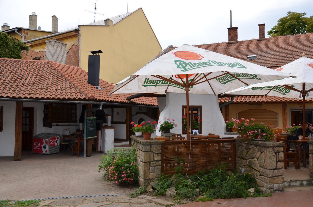 Penzion Pod Kaštany Kvasice Esterno foto