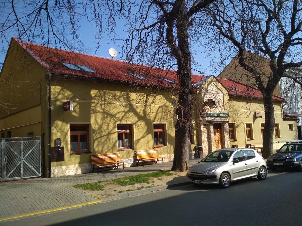 Penzion Pod Kaštany Kvasice Esterno foto